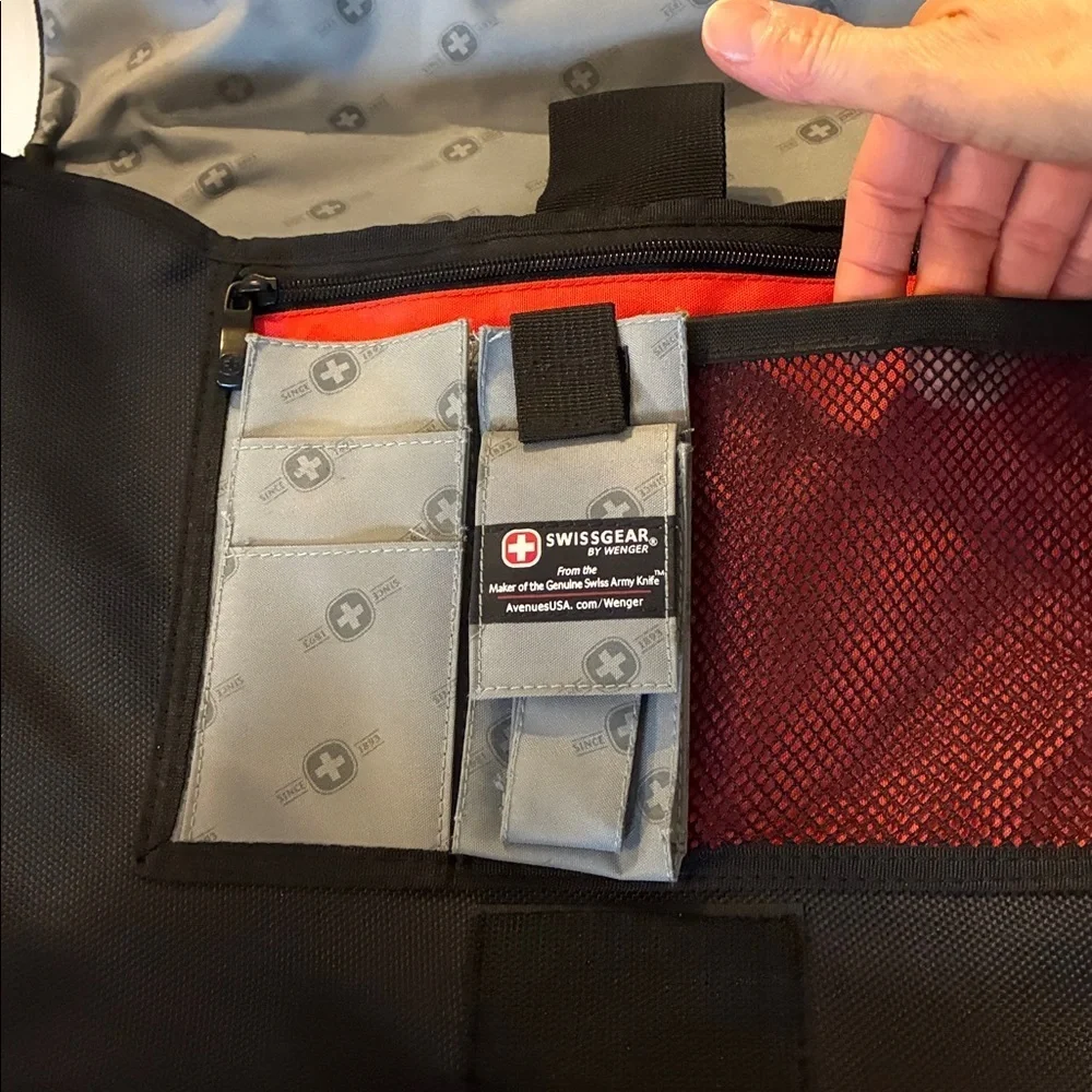 Swiss Gear Messenger/Laptop Bag by Wenger
